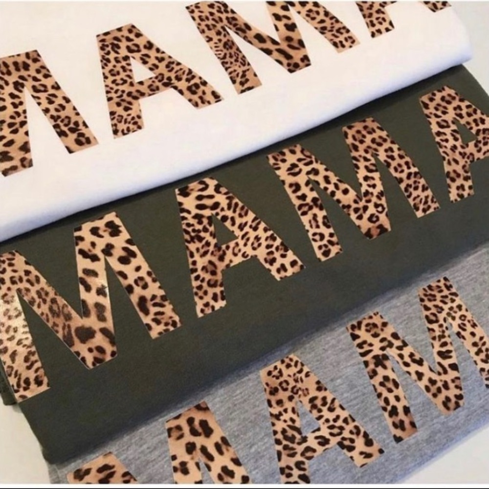 Mamá graphics tees